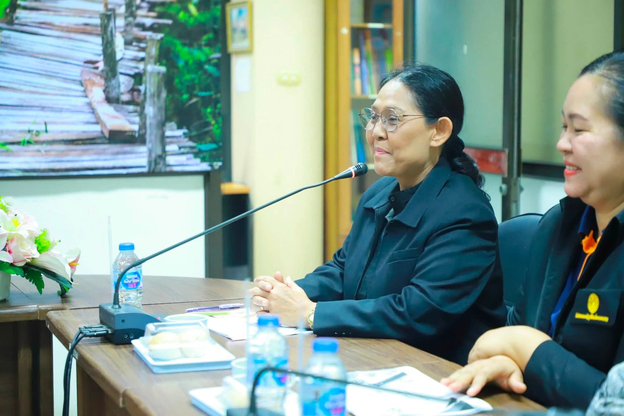 title - รองเลขาธิการ ส.ป.ก. ลงพื้นที่ตรวจเยี่ยม ส.ป.ก.มหาสารคาม พร้อมมอบโฉนดเพื่อการเกษตรให้แก่เกษตรกร